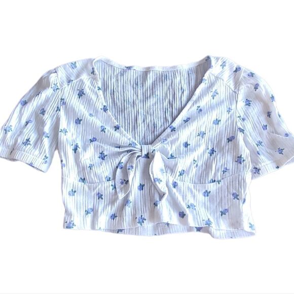 Dazy Floral Deep V Knot Front Crop Top - Picture 5 of 6